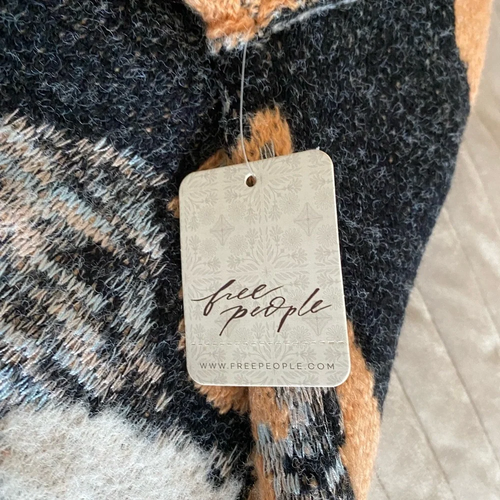 Free People August Cardigan - Picture 6 of 8